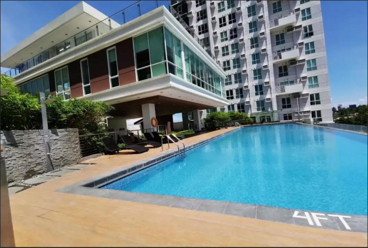 Feels Like Home Condos Abreeza Place Tower 1 & 2 Davao City Exteriör bild